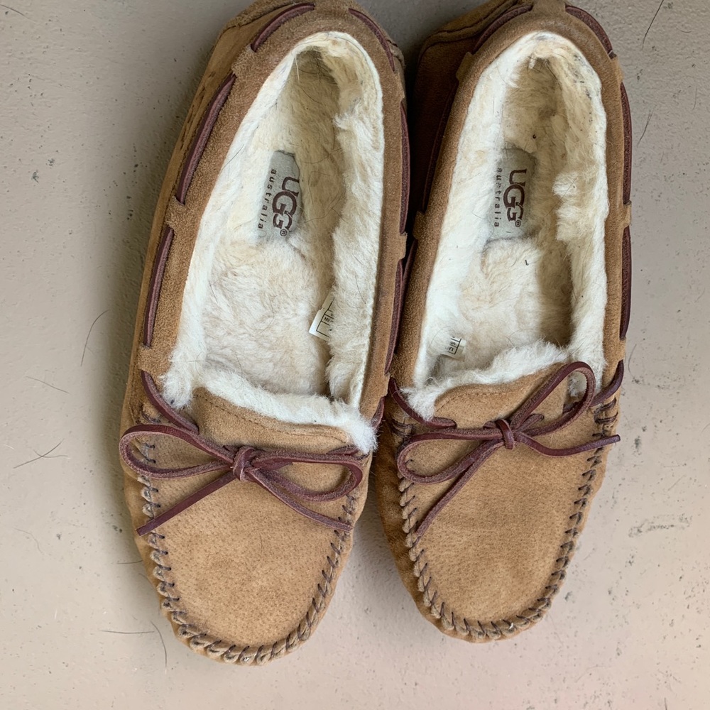 Ugg Dakota Slippers size 9